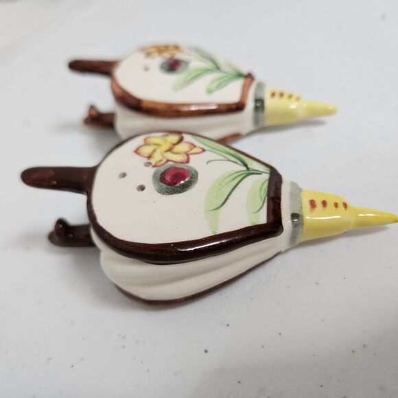 Vintage Mid Century Ceramic Fireplace Bellows Salt and Pepper Shakers 1950s EUC - Picture 2 of 7